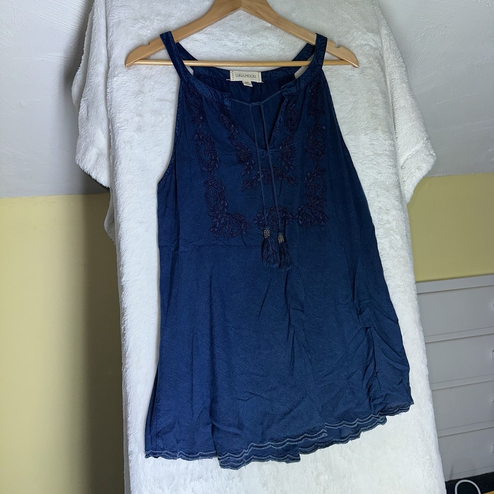 Anthropologie‎ Denim Blue Sleeveless Boho Top Embroidered Tassel M V-Neck Witchy